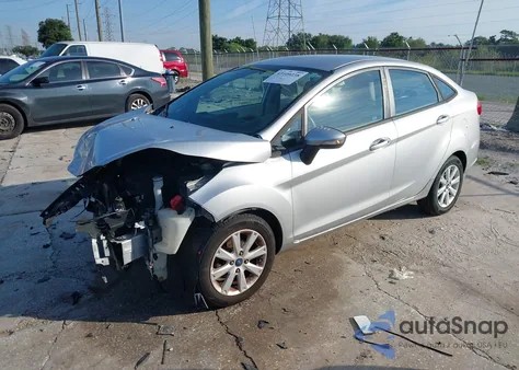 2013 Ford Fiesta Se из США, поврежденный, VIN 3FADP4BJ6DM207026